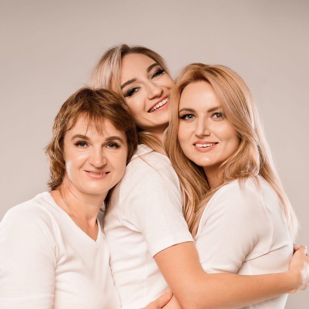 Анна Олександрівна з командою клініки AnekssaDent